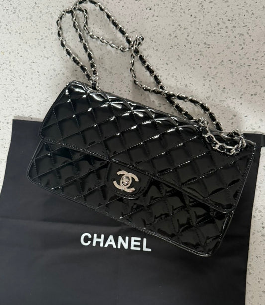 Chanel noir vernis